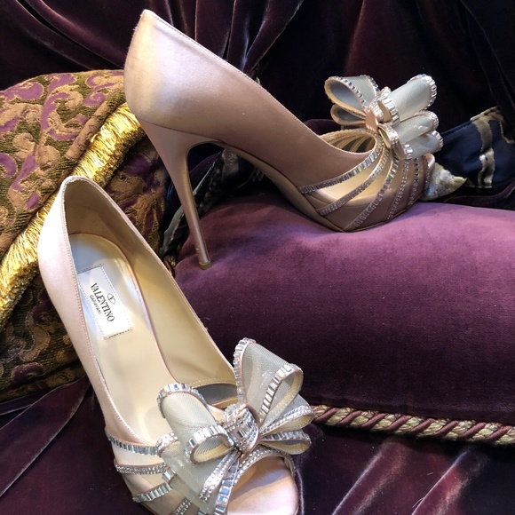 Valentino Peep Toe Pump - Picture 1 of 8